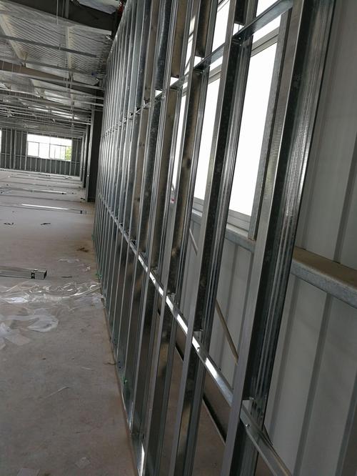铝扣板吊顶主龙-铝扣板主龙隔多宽-铝扣板吊顶主龙跟副龙的间距