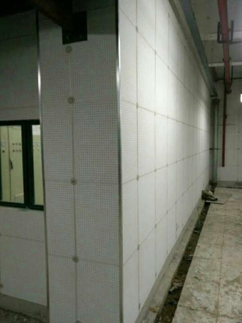 机房专用铝扣板-工程专用600*600铝扣板吊顶效果图