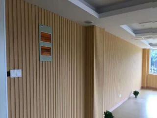 生态板吊顶和铝扣板吊顶-阳台吊顶用生态木还是铝扣板吊顶